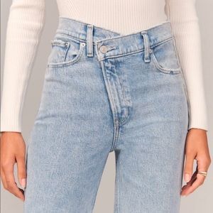 Abercrombie & Fitch “The 90s straight” high rise jeans